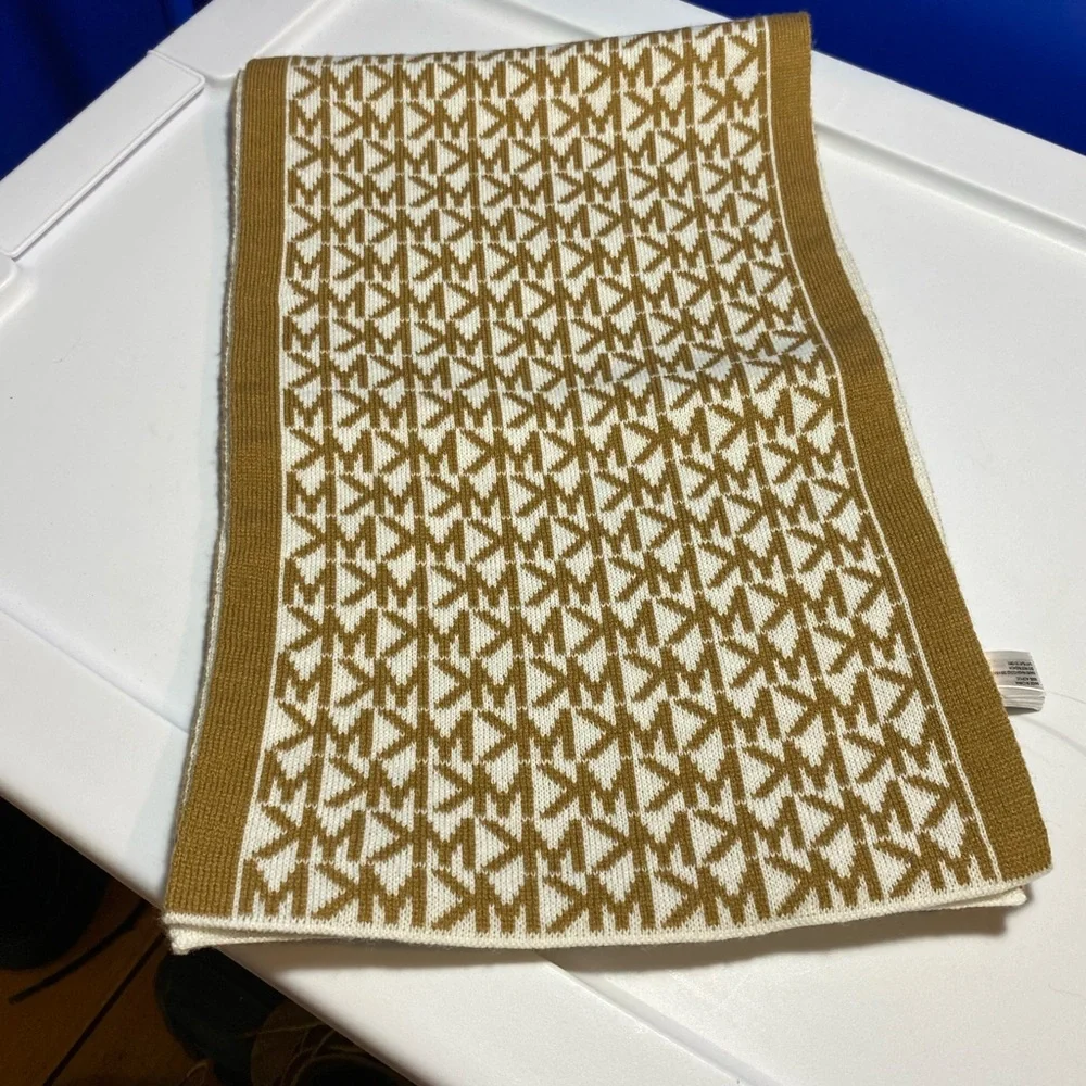 Michael Kors Scarf NWOT
